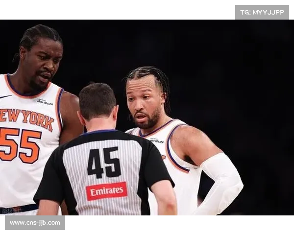 雷霆防守端对布伦森实施夹击迫使其出球，弱侧收缩放空非精英射手